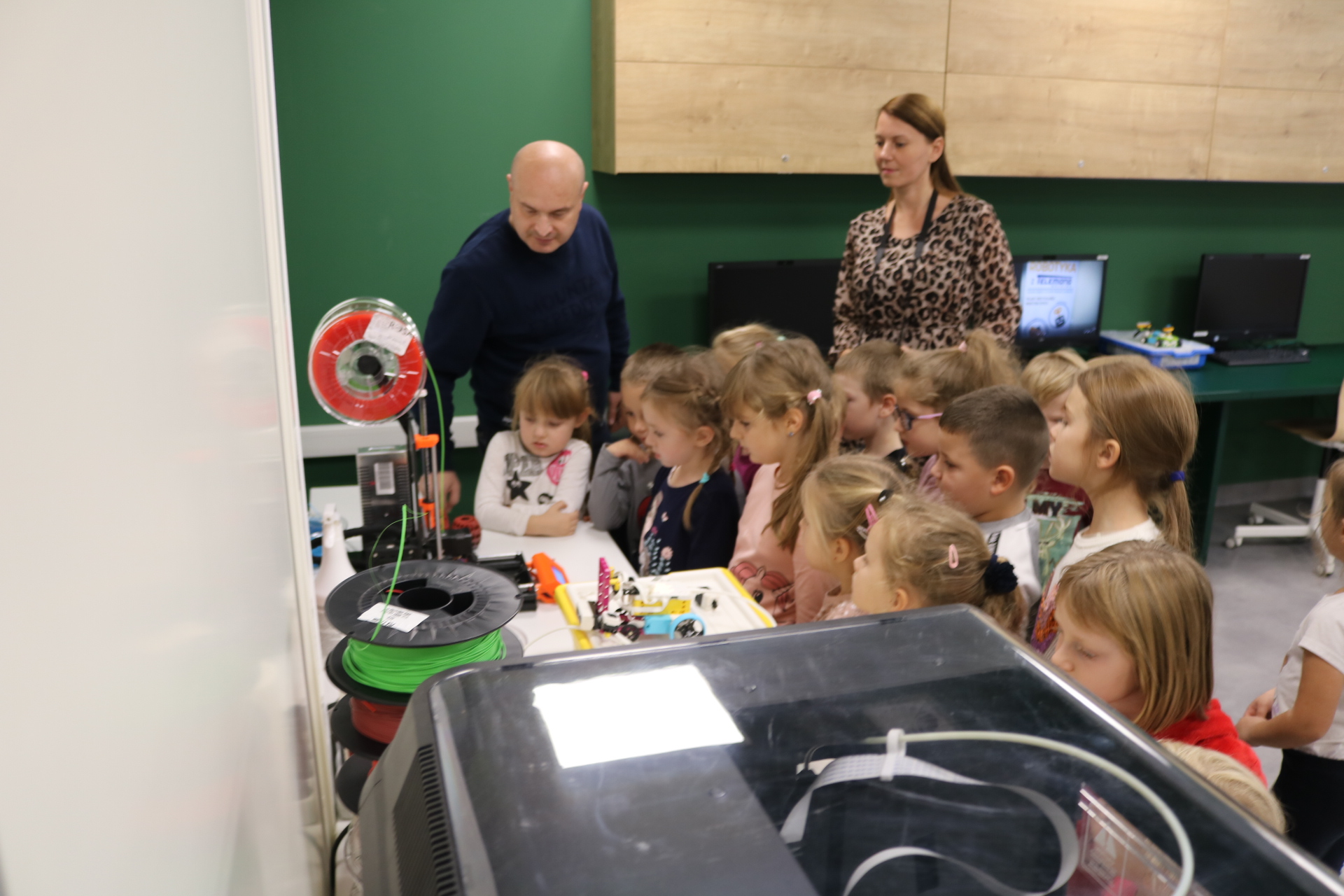 Lekcje biblioteczne z udziałem dzieci z przedszkola Pod Topolą