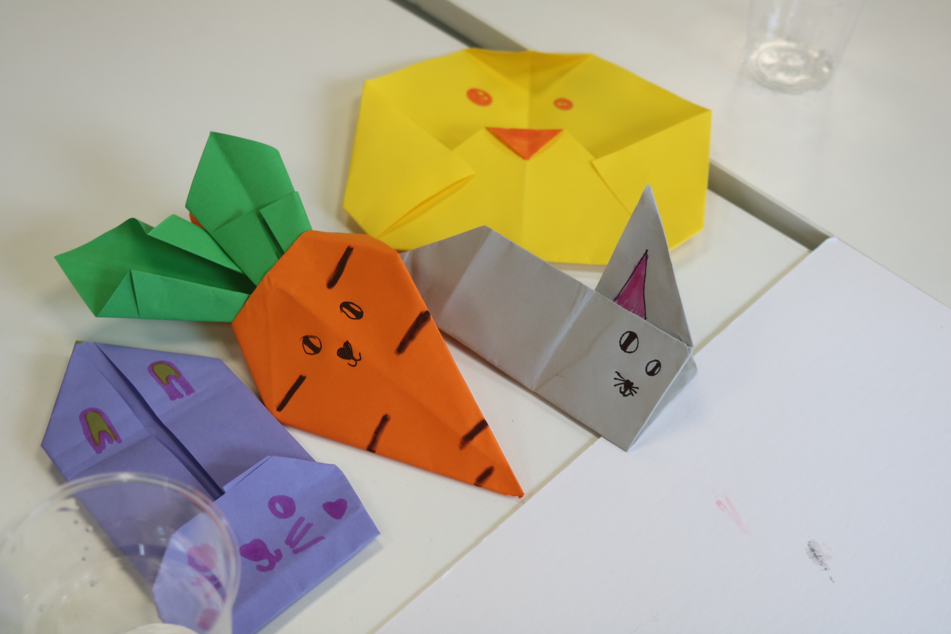 prace uczestników warsztatów Origami w Bibliotece