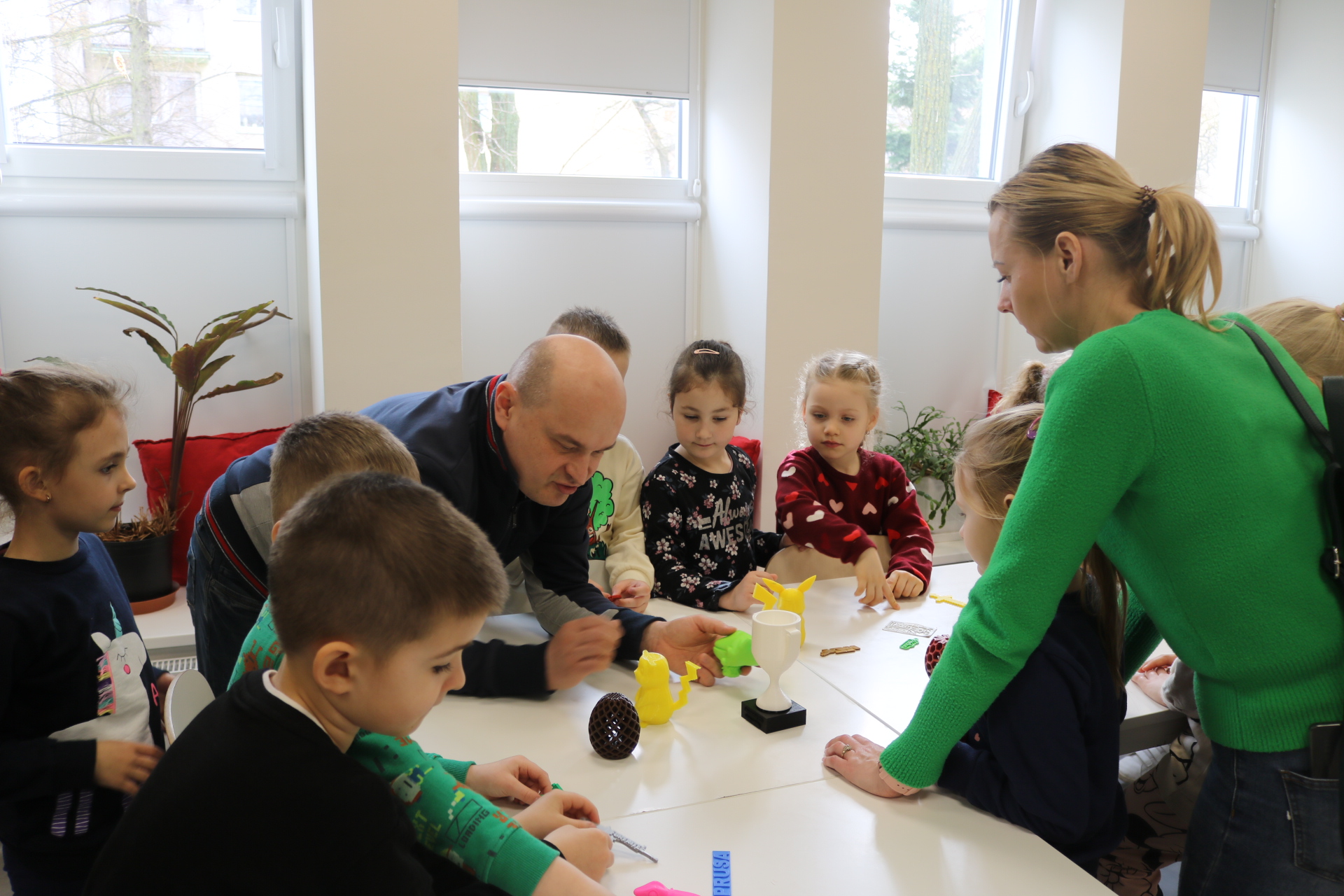 Lekcja biblioteczna z udziałem 5 i 6-latków z Kamienia Wielkiego.