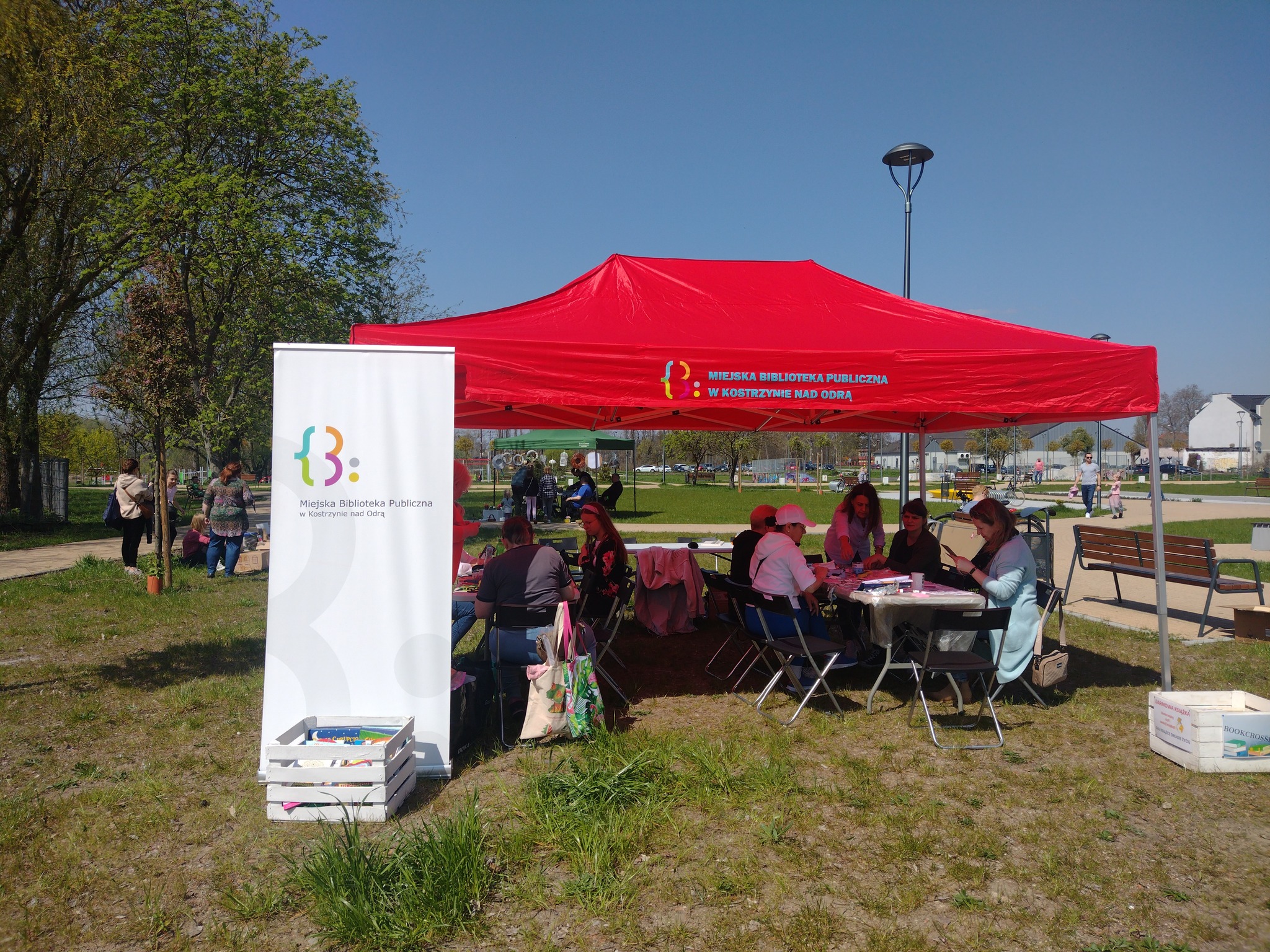 Stoisko Biblioteki na Pikniku Ekologicznym