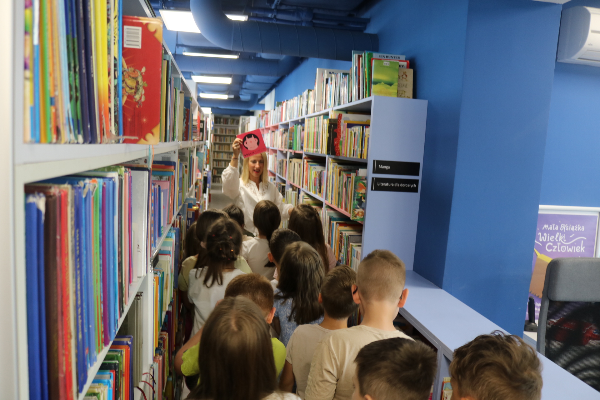 Lekcja biblioteczna z udziałem klasy 2C z SP4.